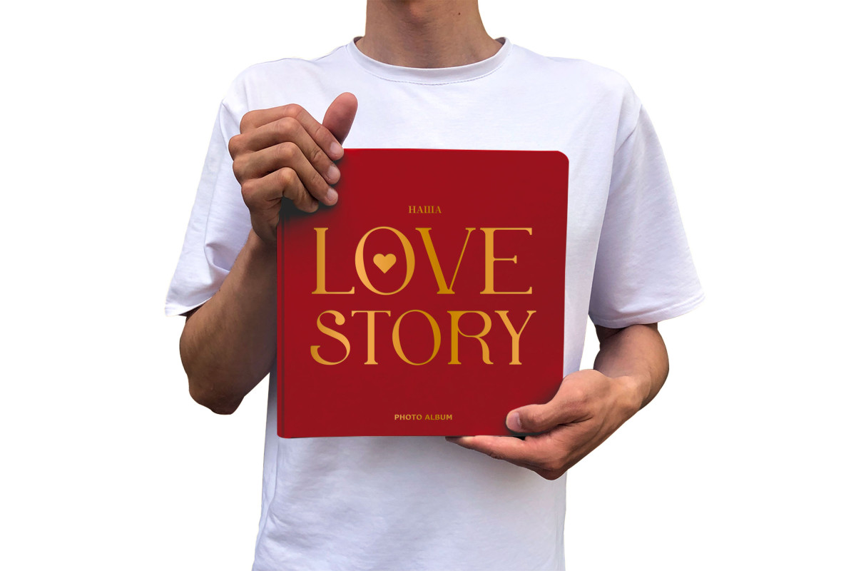 Універсальний фотоальбом "Наша love story" з чорними сторінками Універсальний фотоальбом "Наша love story" з чорними сторінками